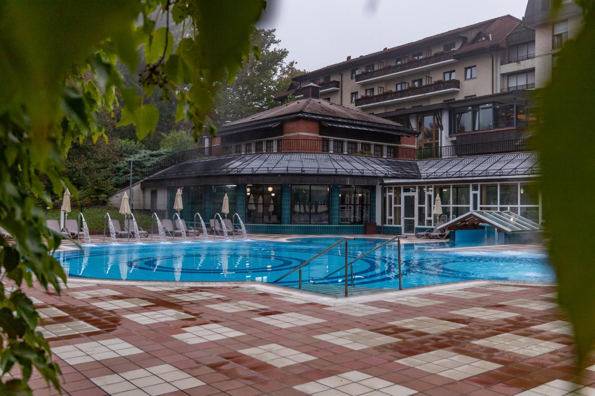 Hotel Toplice - Terme Krka Smarjeske Toplice ภายนอก รูปภาพ